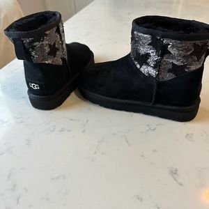 New Black Classic Mini Sequin Star Uggs